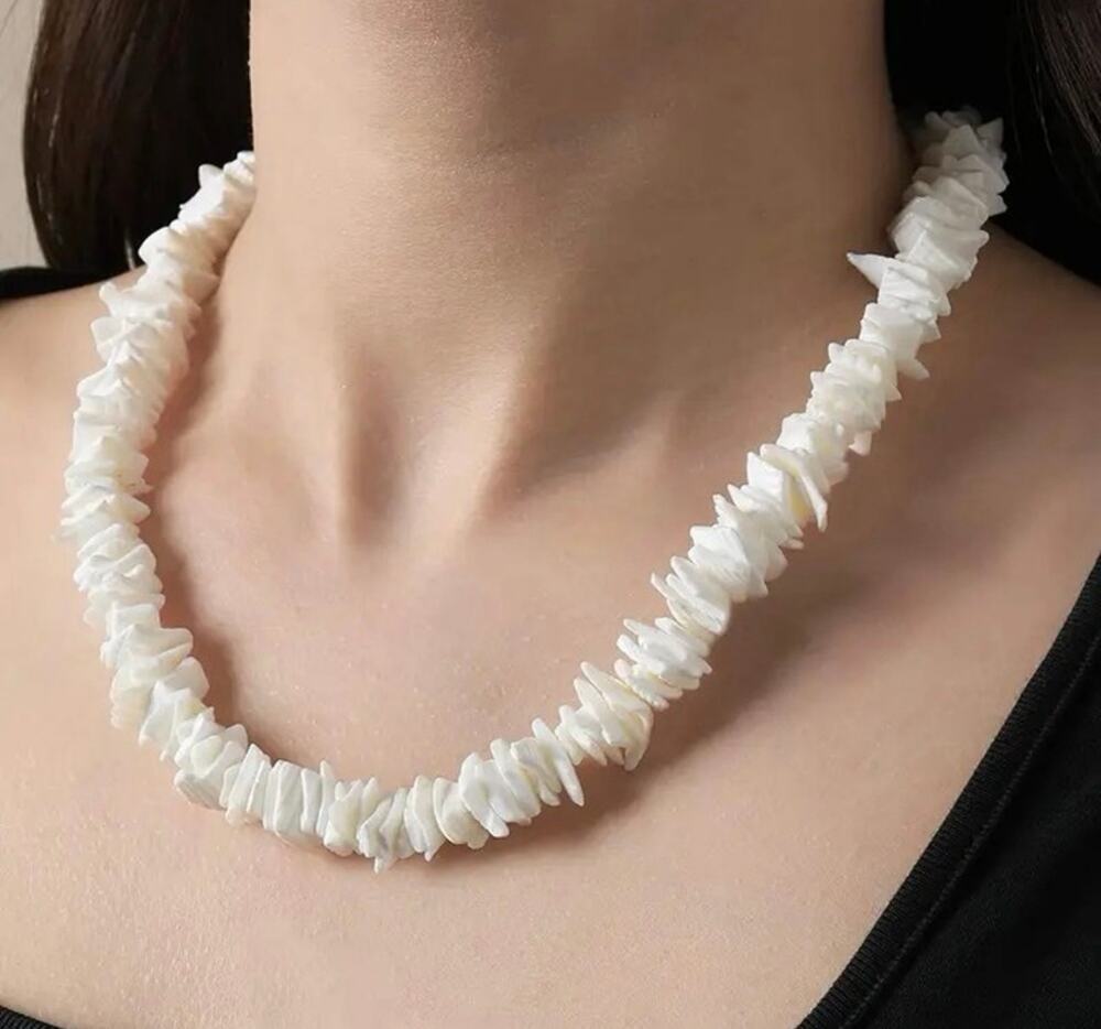 Vintage y2k 15” puka shell Necklace